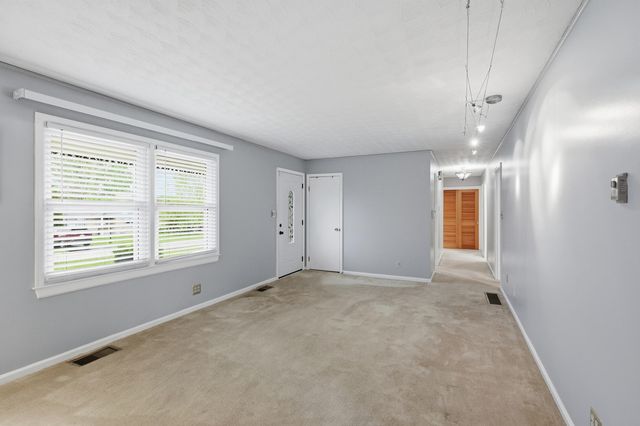 100 Evergreen Drive, Lawrenceburg, KY 40342