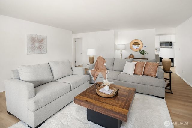 4504 S 163rd Place, Tukwila, WA 98188