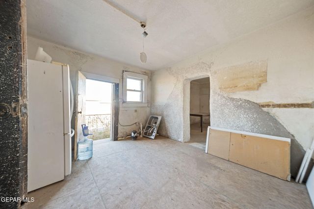 88 N BOONE Street, El Paso, TX 79905