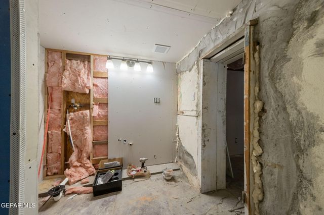 88 N BOONE Street, El Paso, TX 79905