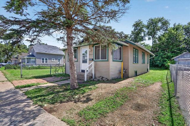 1621 Dewey Avenue, Beloit, WI 53511