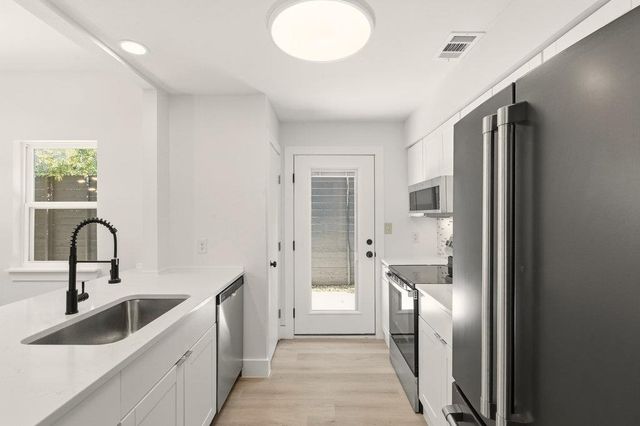 814 W Mary ST A, Austin, TX 78704