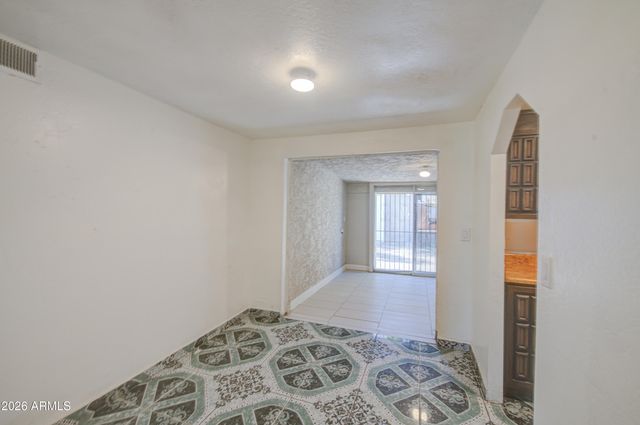 3204 W MONTE VISTA Road, Phoenix, AZ 85009