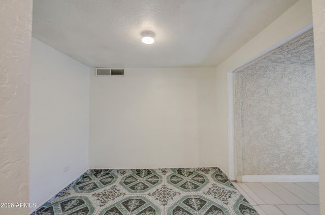 3204 W MONTE VISTA Road, Phoenix, AZ 85009