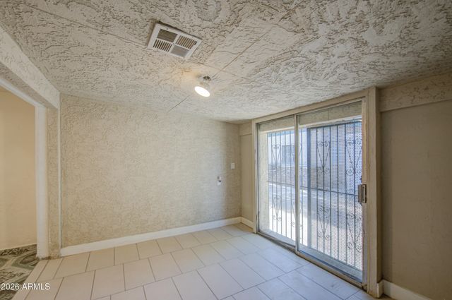 3204 W MONTE VISTA Road, Phoenix, AZ 85009