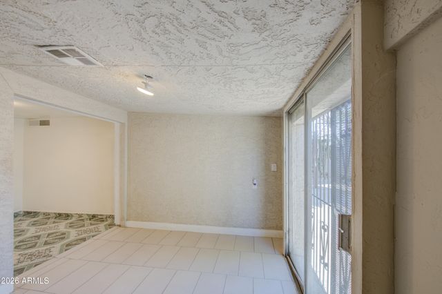 3204 W MONTE VISTA Road, Phoenix, AZ 85009