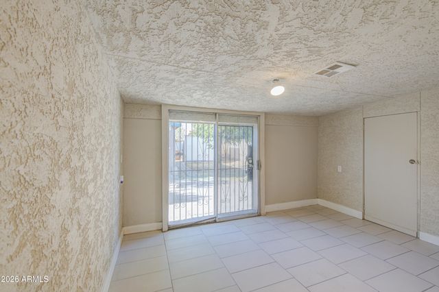 3204 W MONTE VISTA Road, Phoenix, AZ 85009