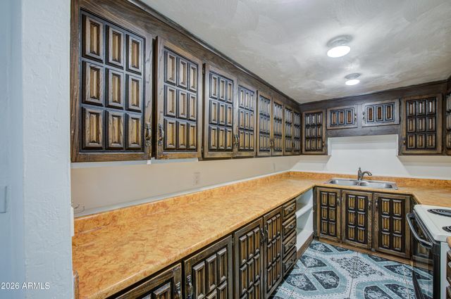3204 W MONTE VISTA Road, Phoenix, AZ 85009