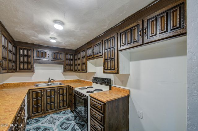 3204 W MONTE VISTA Road, Phoenix, AZ 85009