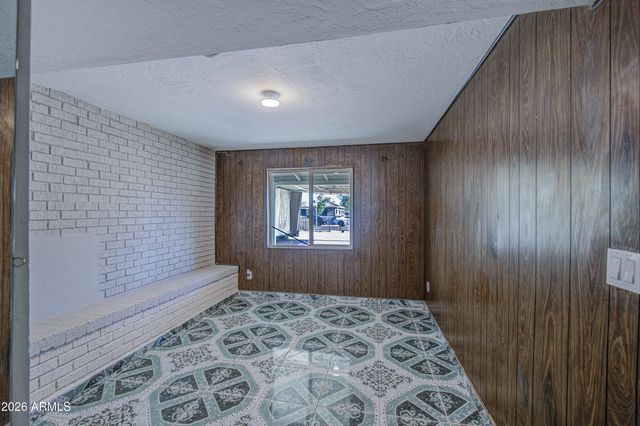 3204 W MONTE VISTA Road, Phoenix, AZ 85009
