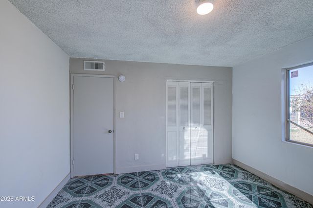 3204 W MONTE VISTA Road, Phoenix, AZ 85009