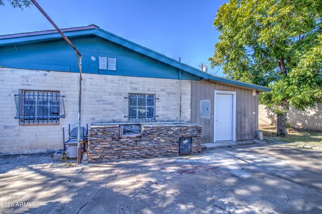3204 W MONTE VISTA Road, Phoenix, AZ 85009