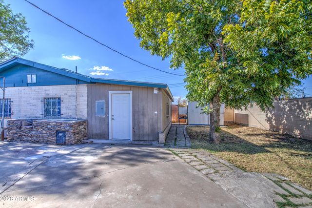 3204 W MONTE VISTA Road, Phoenix, AZ 85009