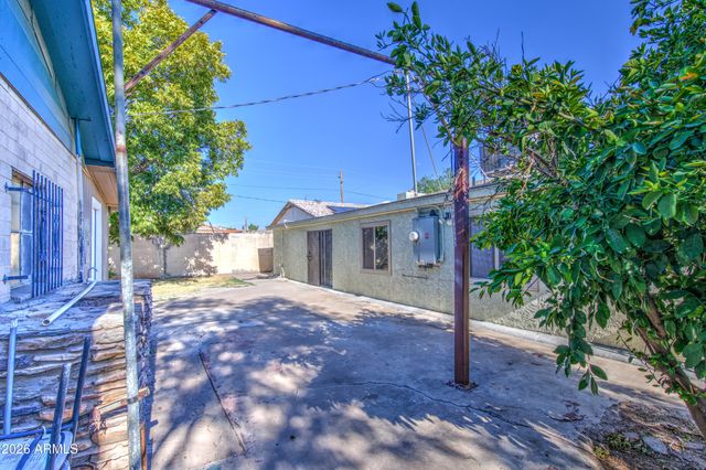 3204 W MONTE VISTA Road, Phoenix, AZ 85009