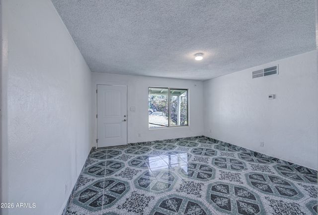 3204 W MONTE VISTA Road, Phoenix, AZ 85009