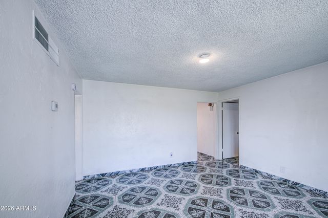 3204 W MONTE VISTA Road, Phoenix, AZ 85009