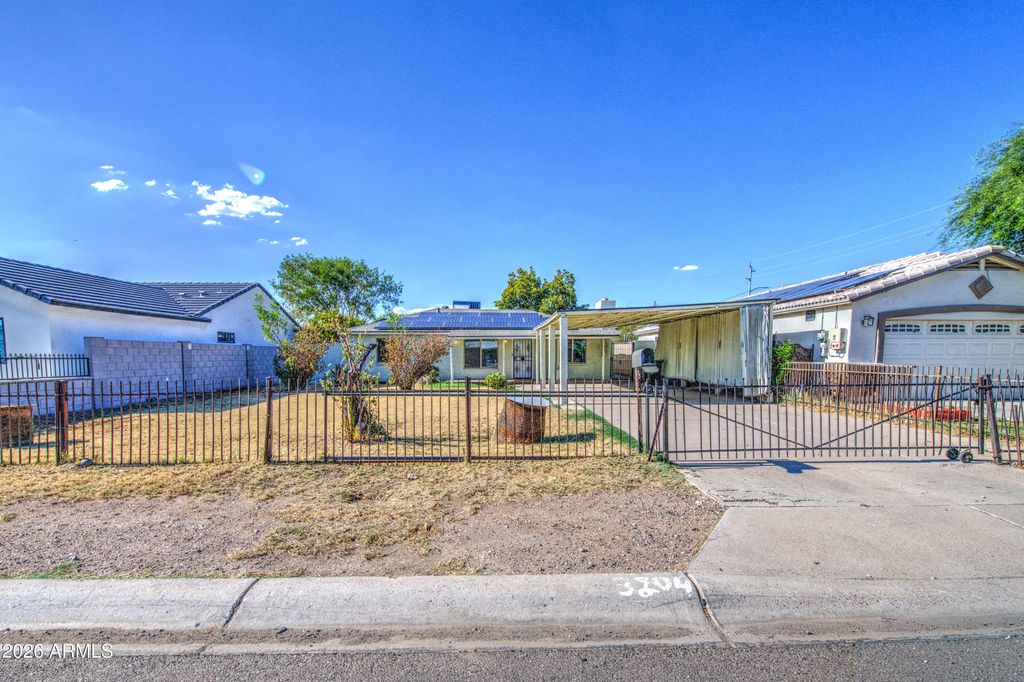3204 W MONTE VISTA Road, Phoenix, AZ 85009 — photo 3