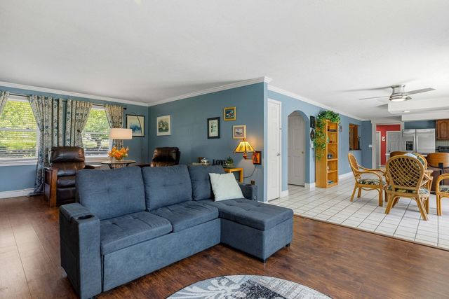 3 Gold Post Road, Dover, NH 03820