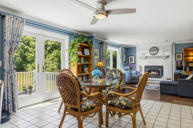 3 Gold Post Road, Dover, NH 03820