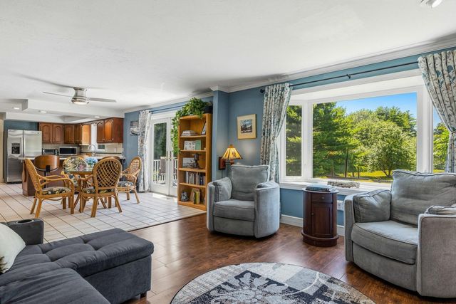 3 Gold Post Road, Dover, NH 03820