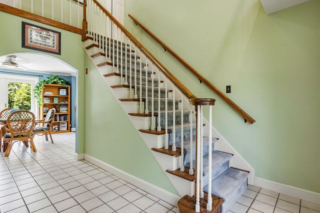 3 Gold Post Road, Dover, NH 03820