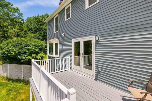 3 Gold Post Road, Dover, NH 03820