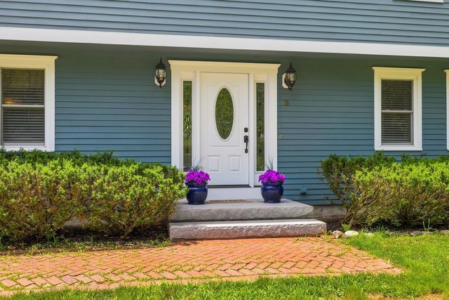 3 Gold Post Road, Dover, NH 03820