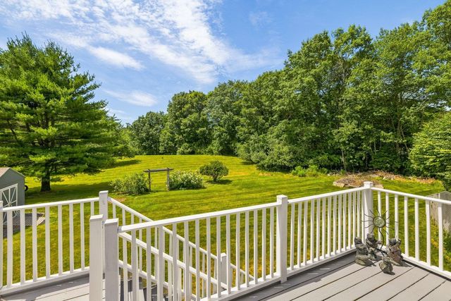 3 Gold Post Road, Dover, NH 03820