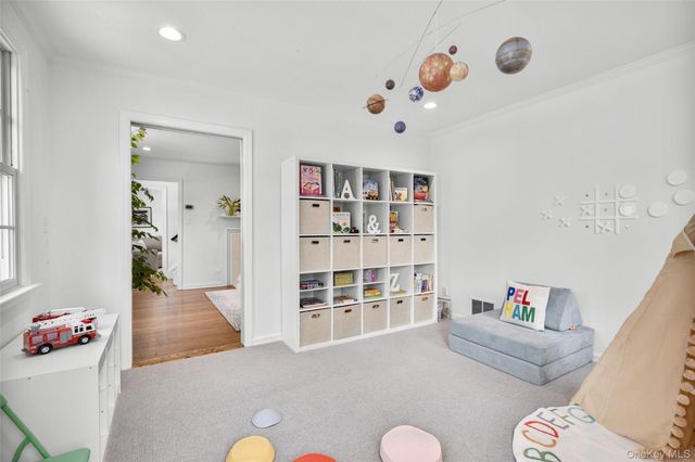 1054 Clay Avenue, Pelham, NY 10803