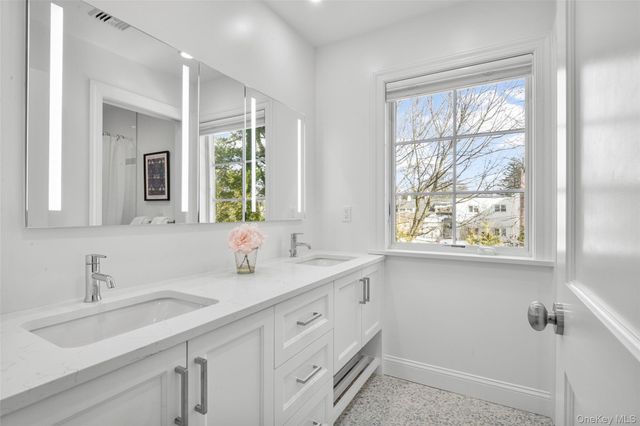 1054 Clay Avenue, Pelham, NY 10803