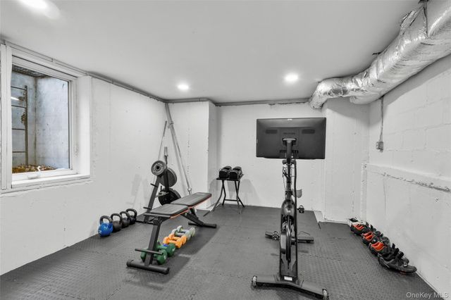 1054 Clay Avenue, Pelham, NY 10803