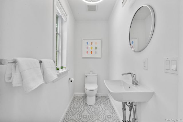 1054 Clay Avenue, Pelham, NY 10803