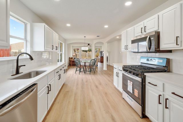 105 Ryan CV, Hutto, TX 78634