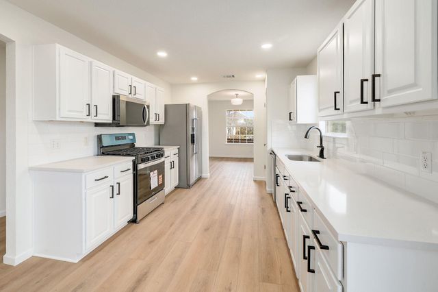 105 Ryan CV, Hutto, TX 78634