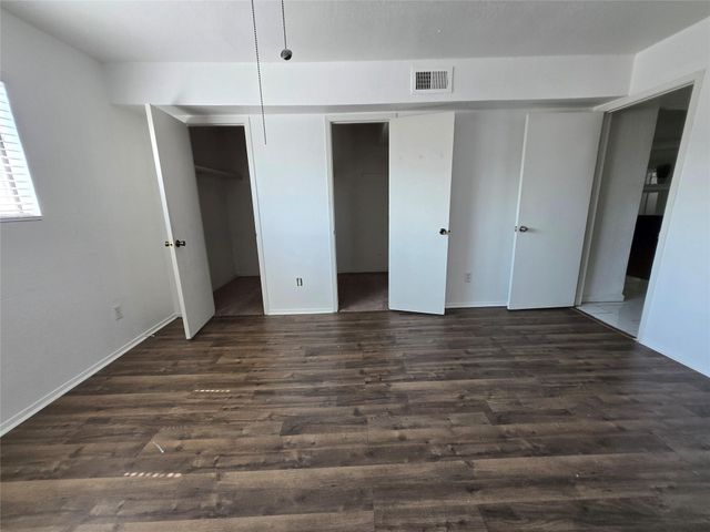 8323 Wilcrest Drive 8004, Houston, TX 77072