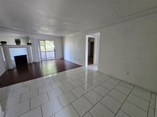 8323 Wilcrest Drive 8004, Houston, TX 77072