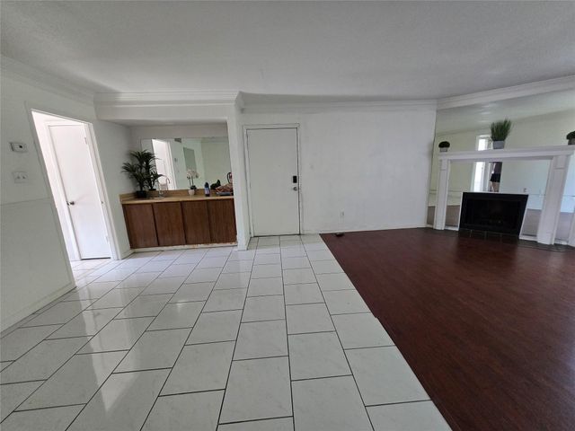 8323 Wilcrest Drive 8004, Houston, TX 77072