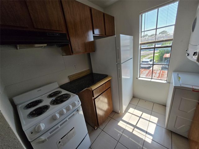 8323 Wilcrest Drive 8004, Houston, TX 77072