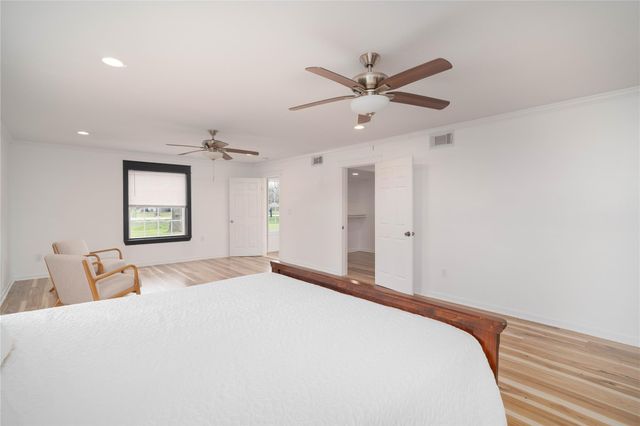 1635 Pony Lane, Wallis, TX 77485