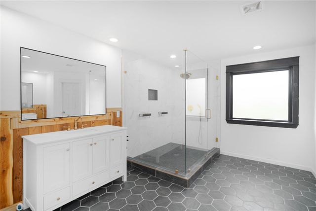 1635 Pony Lane, Wallis, TX 77485