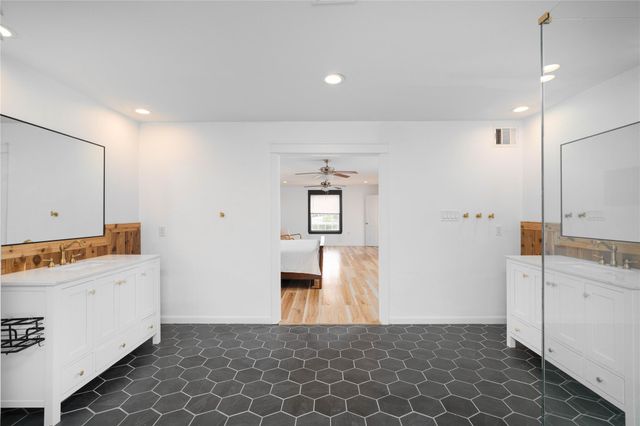 1635 Pony Lane, Wallis, TX 77485