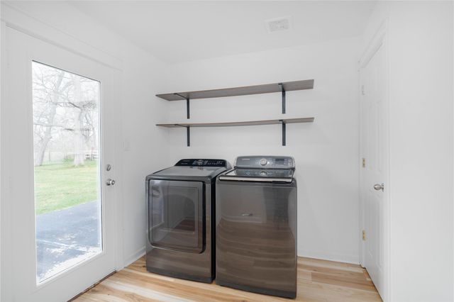 1635 Pony Lane, Wallis, TX 77485