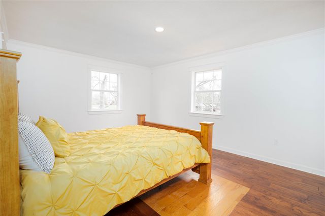 1635 Pony Lane, Wallis, TX 77485