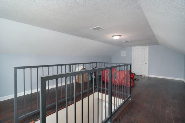 1635 Pony Lane, Wallis, TX 77485