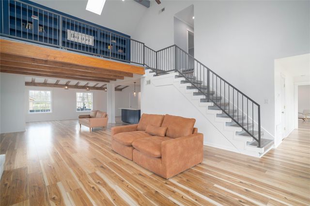 1635 Pony Lane, Wallis, TX 77485