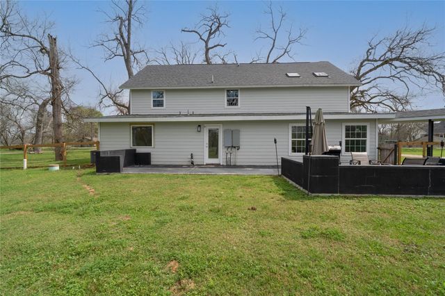 1635 Pony Lane, Wallis, TX 77485