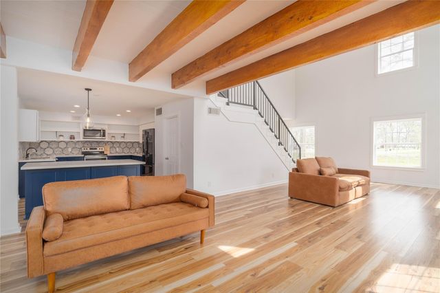 1635 Pony Lane, Wallis, TX 77485