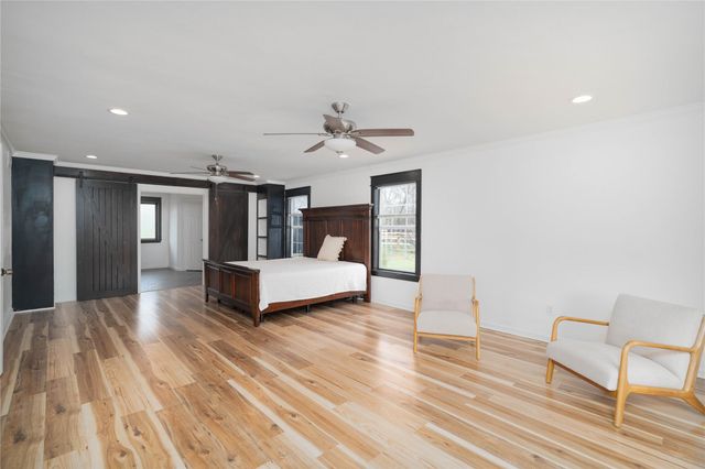 1635 Pony Lane, Wallis, TX 77485