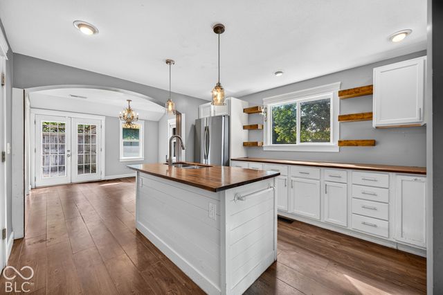 300 E Ohio Street, Trafalgar, IN 46181