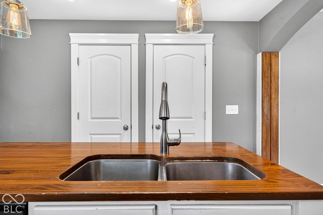 300 E Ohio Street, Trafalgar, IN 46181